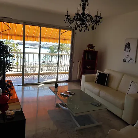 Face A La Apartment